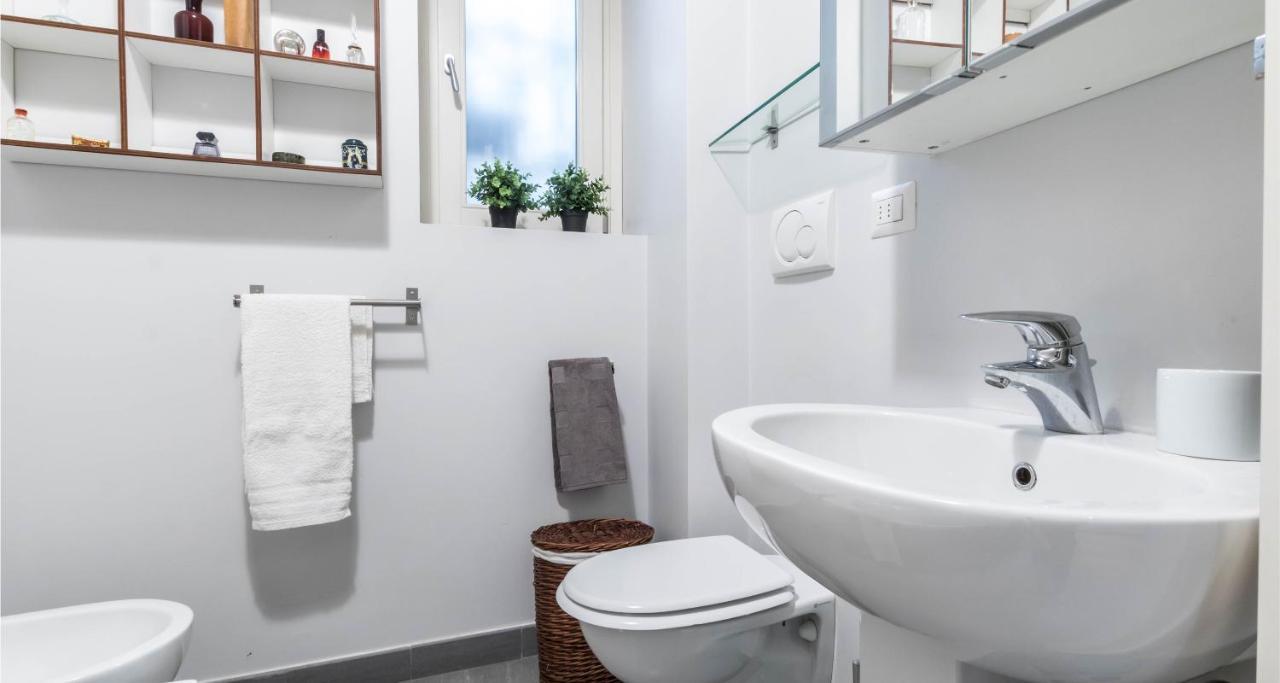Joivy For 6 With Big Terrace In Centro Storico Apartment Milan