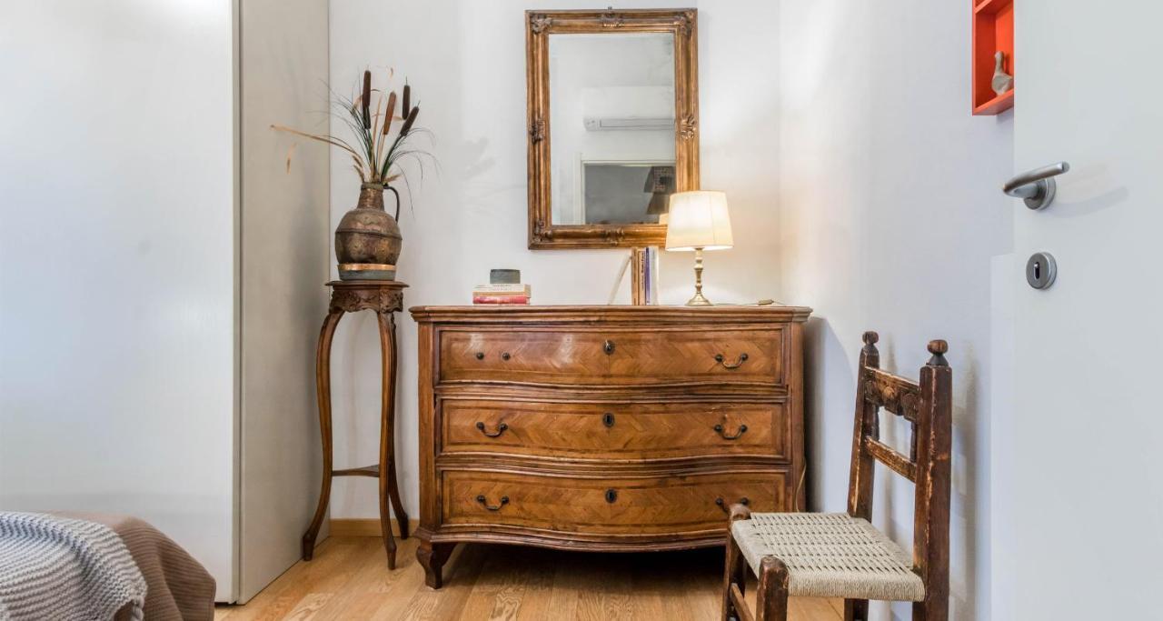 Apartment Joivy For 6 With Big Terrace In Centro Storico Milan