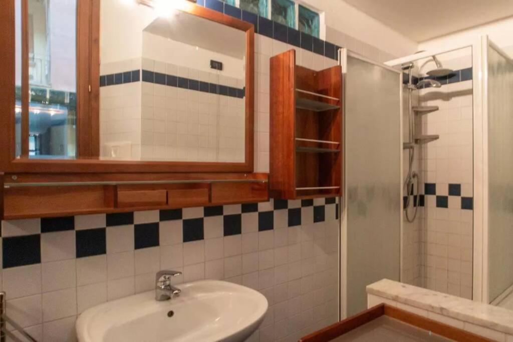 Apartment Architecture And Comfort In *