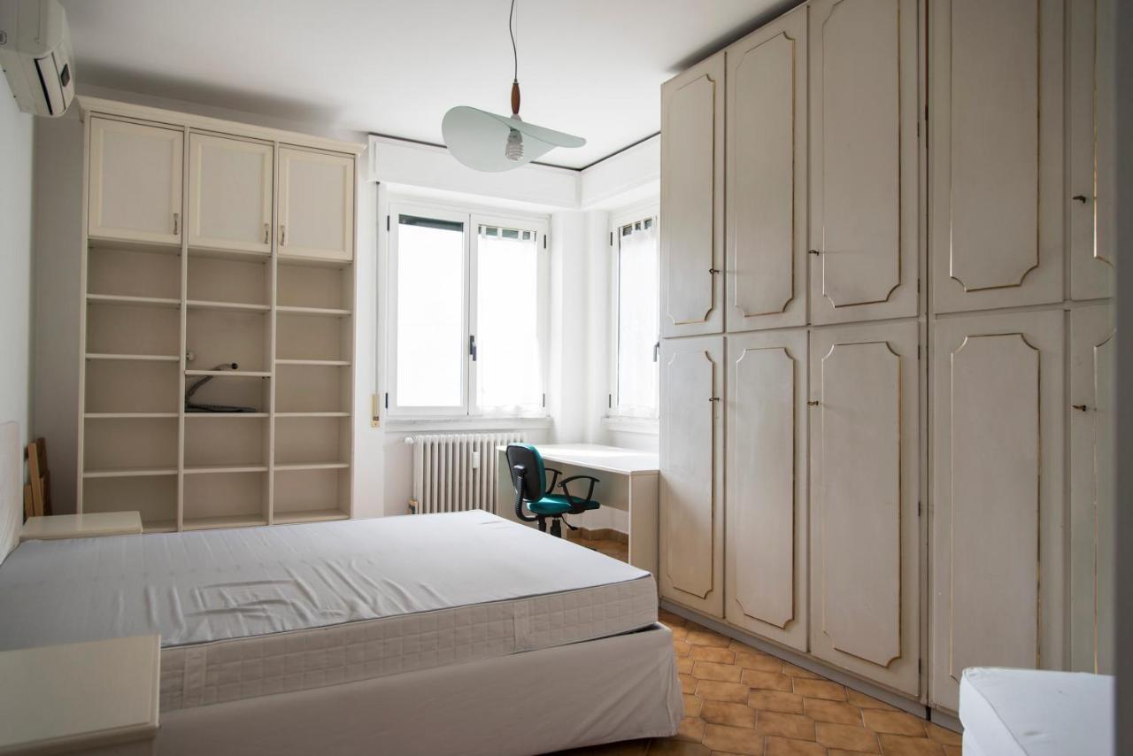 Light & Cozy Flat Near Navigli, Iulm, Bocconi Apartment Milan