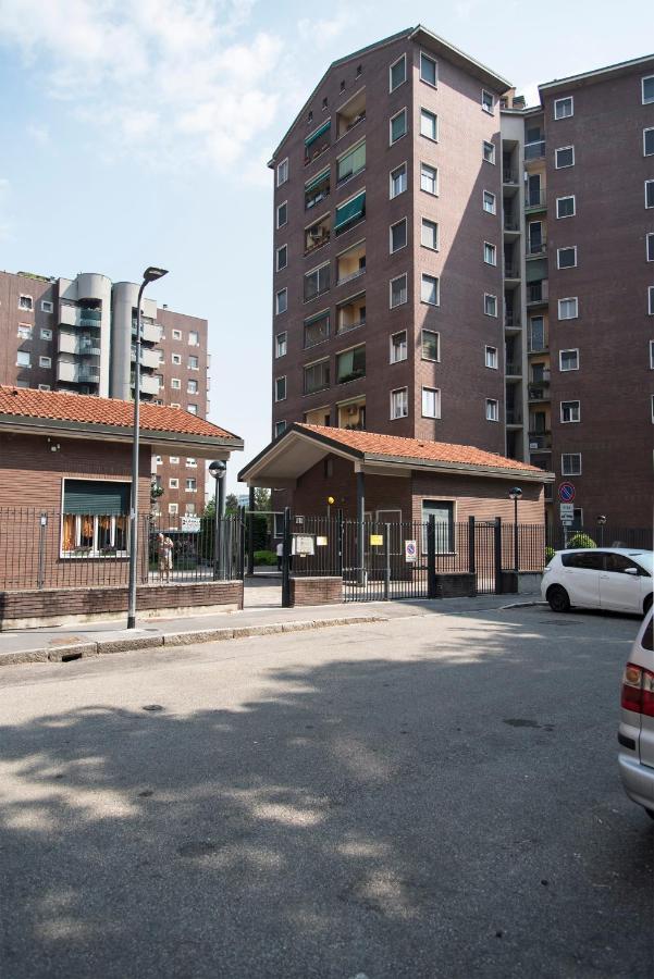 Light & Cozy Flat Near Navigli, Iulm, Bocconi Apartment Milan