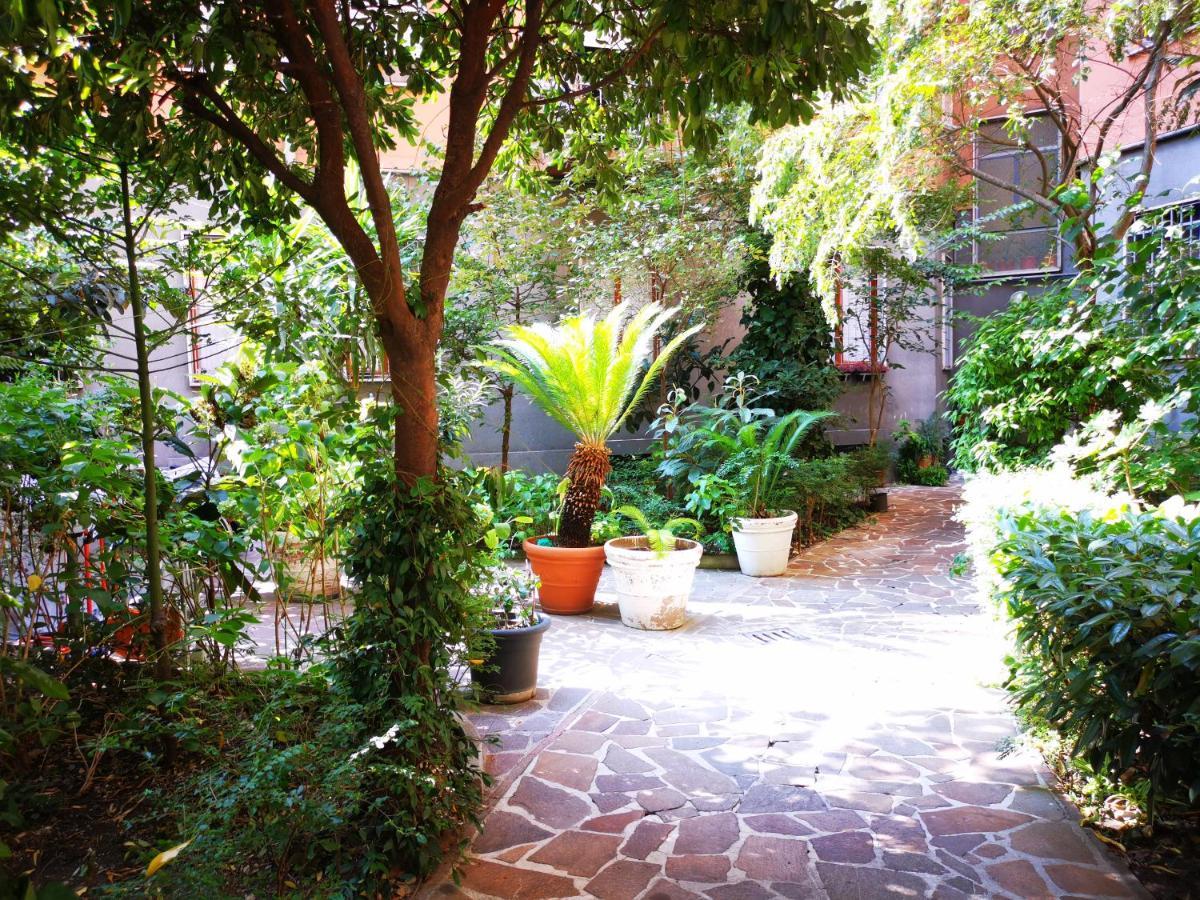 Spacious 50 Meters From The Metro