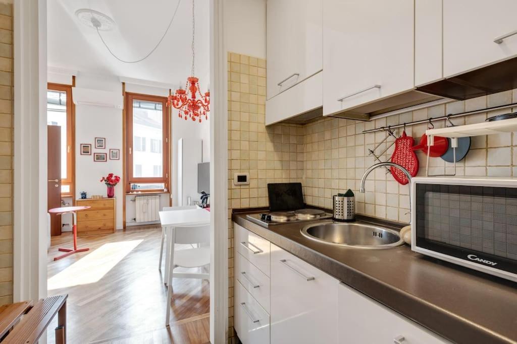 Easylife - E Luminoso Flat In Zona Apartment Milan