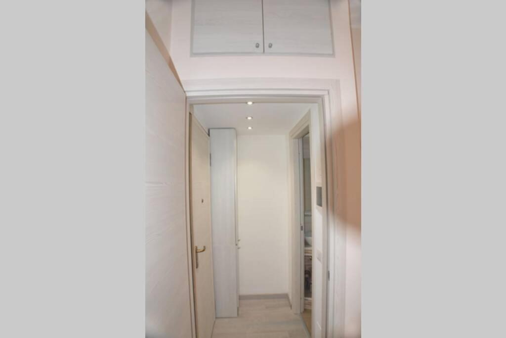 Apartment Fondazione Prada Metro Corvetto Splendido Monolocale Ristrutturato Ben Arredato Milan