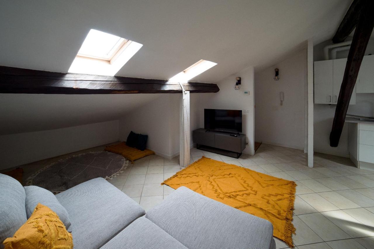 Hbhall Navigli 30 Milan
