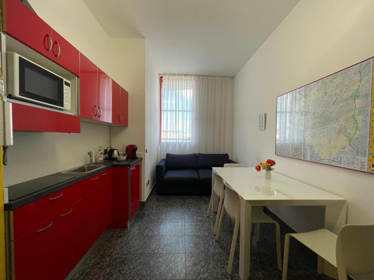 Camperio Central&colorful In Cordusio *