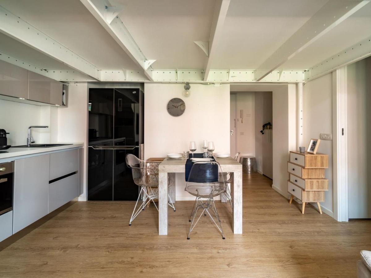 Apartment The Rent - Lovely Loft With Balcony Near Piazza Vetra Milan