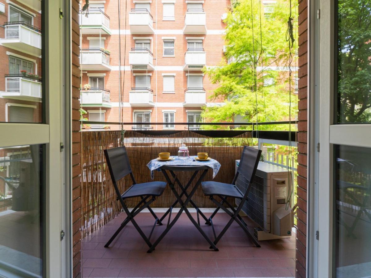 Cozy One-bedroom With 2 Balconies In Sempione District * Milan