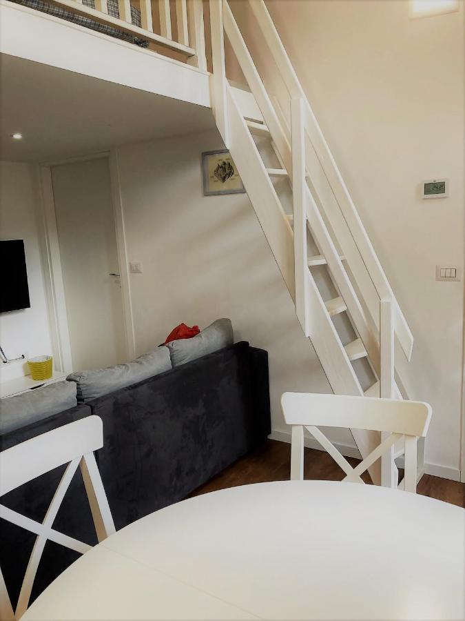 White Flat Puglie Apartment Milan
