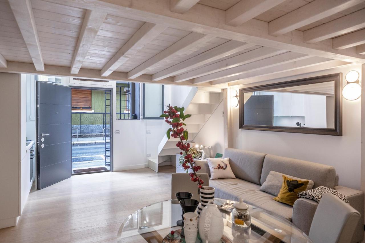 Apartment Minimal Loft In Centro A Milan