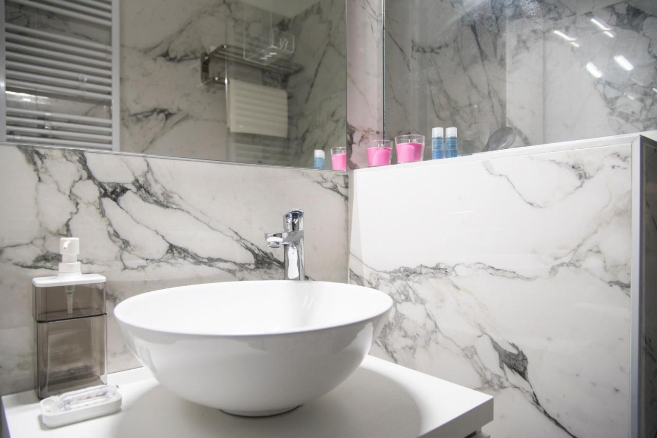 Apartamento Youhosty - Sciesa 1 Milão