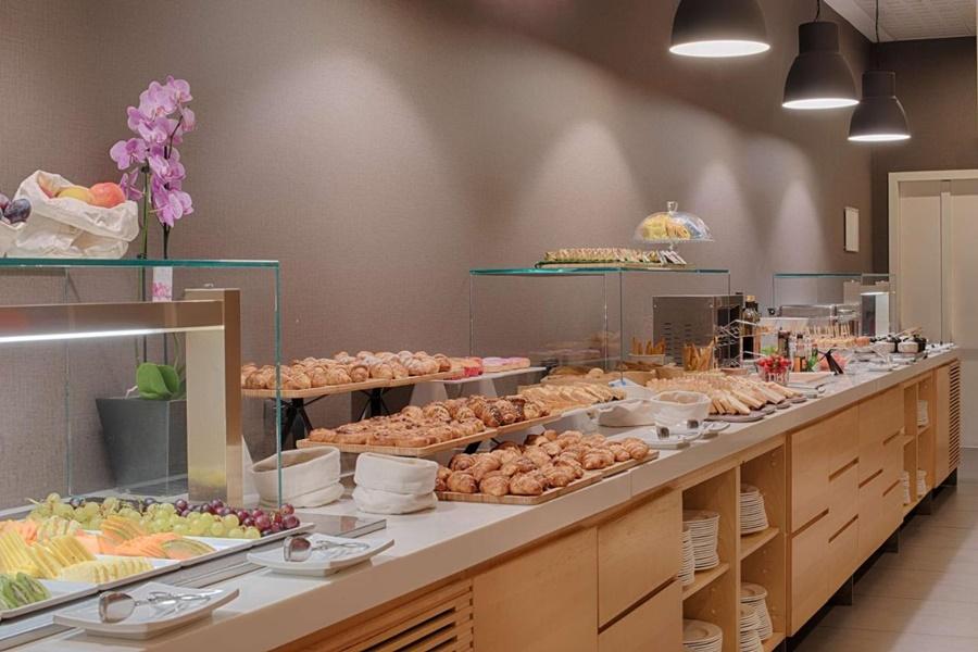 Hotel Nh Corso Buenos Aires 4*