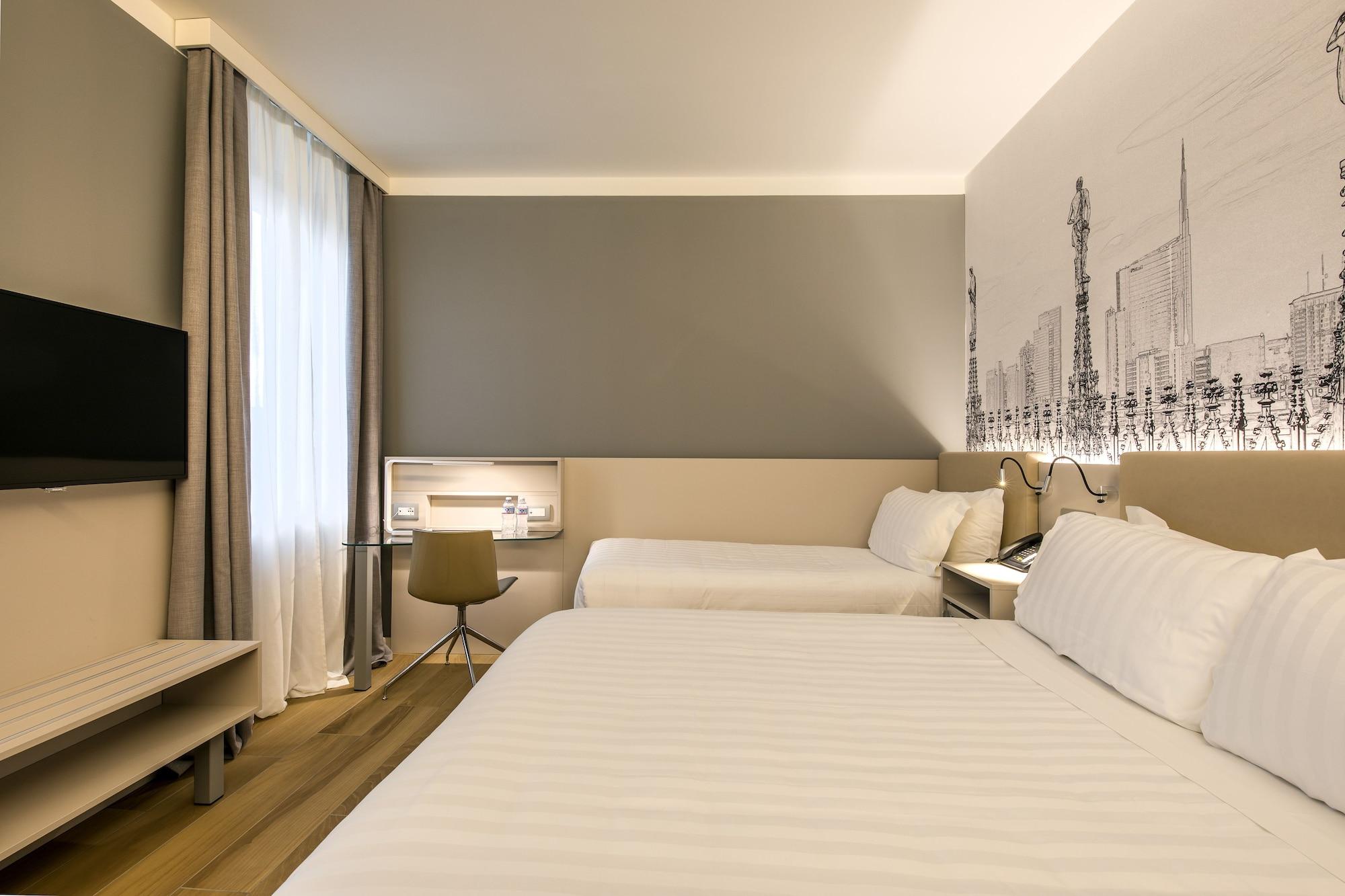 Hotel 43 Station 3*