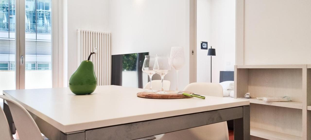 Appartamento Joivy Superb Flat, 2 Balconies & Skyscrapers View Milano