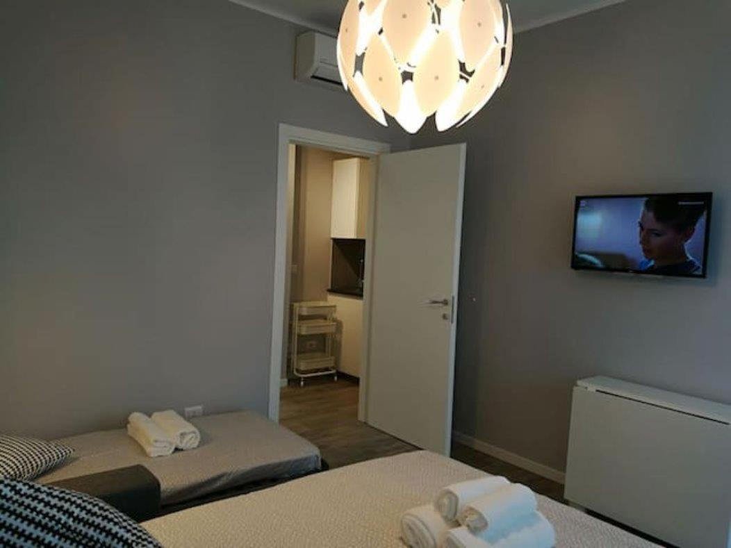 Apartamento Con Grande Terrazzo In Via Lomellina - Lome 527 *
