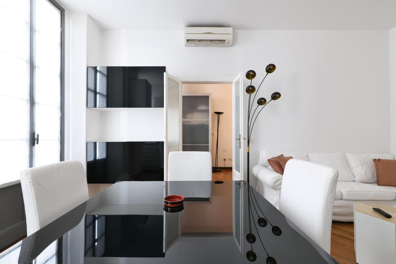 Charming San Babila Apt. * Milan