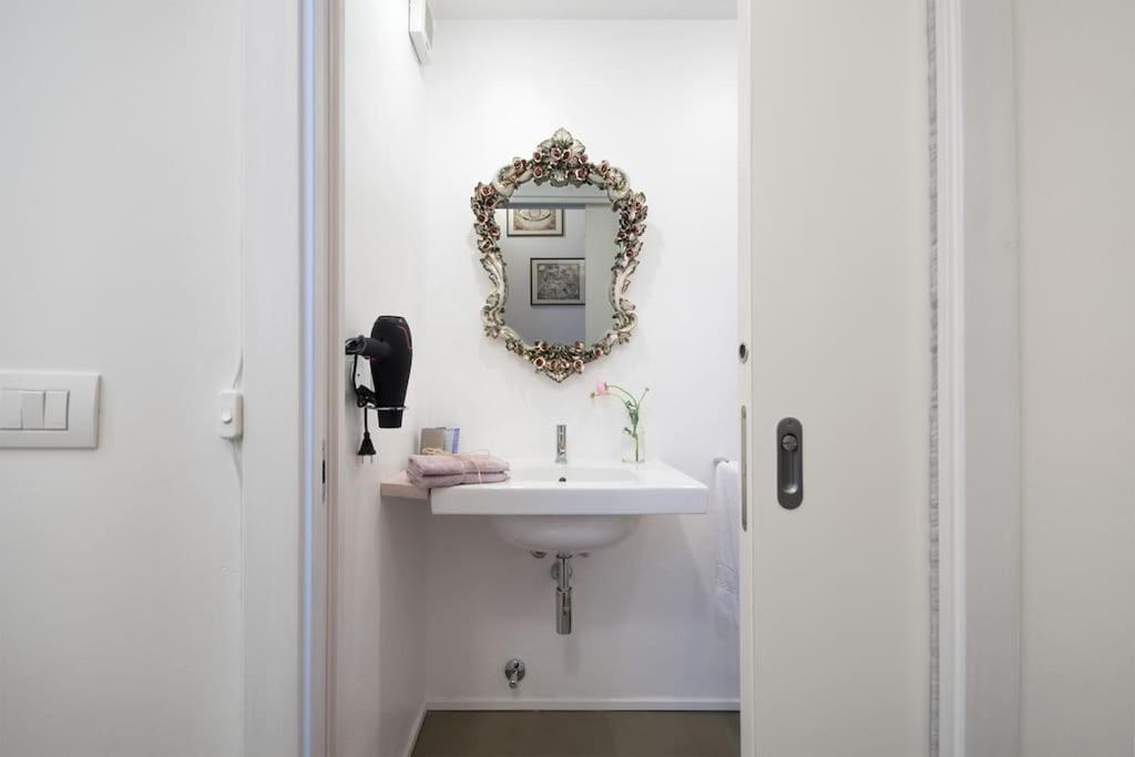 Romantic Loft Porta Venezia * Milan