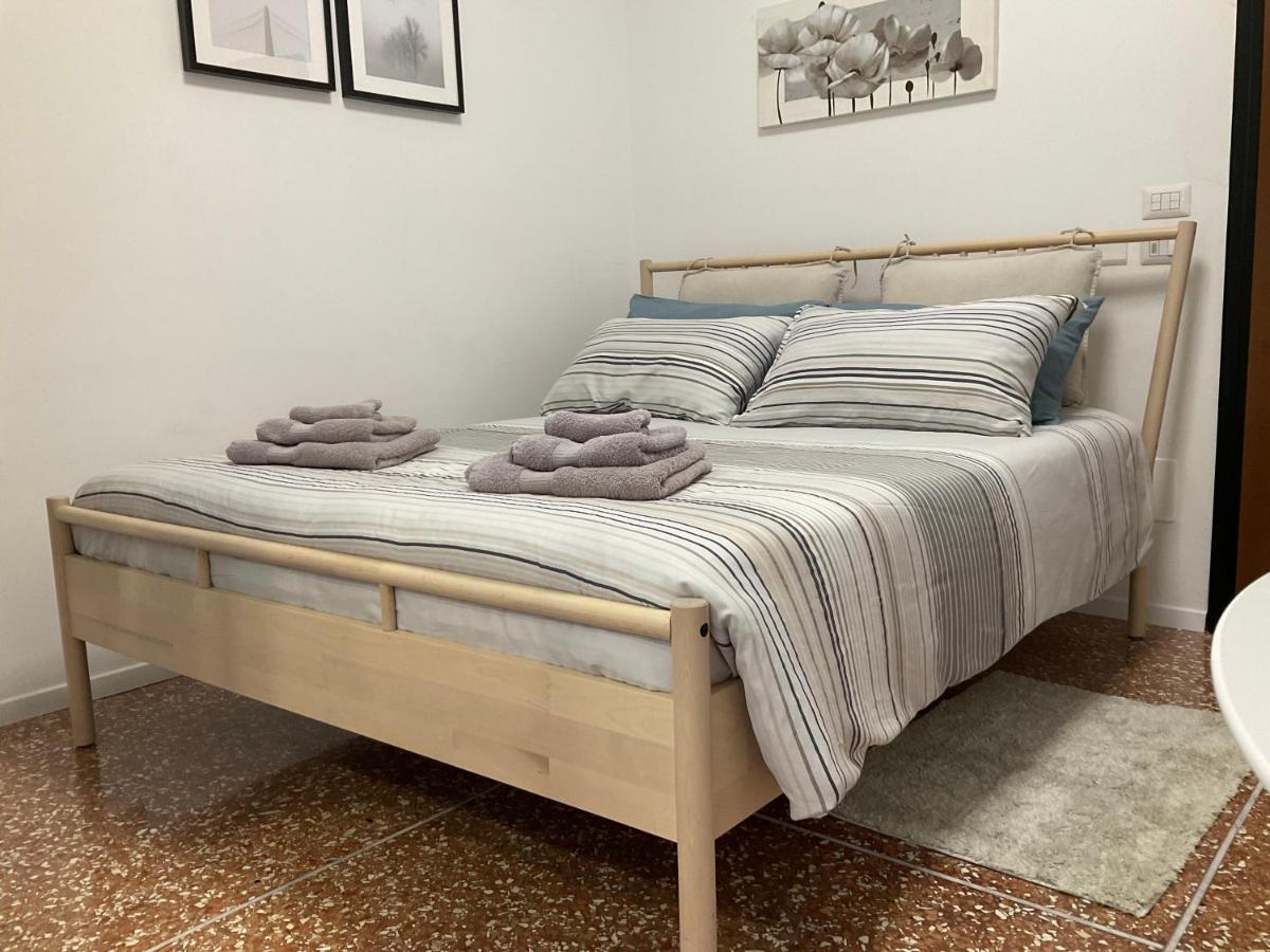 25 - Near Metro M3 * Milan