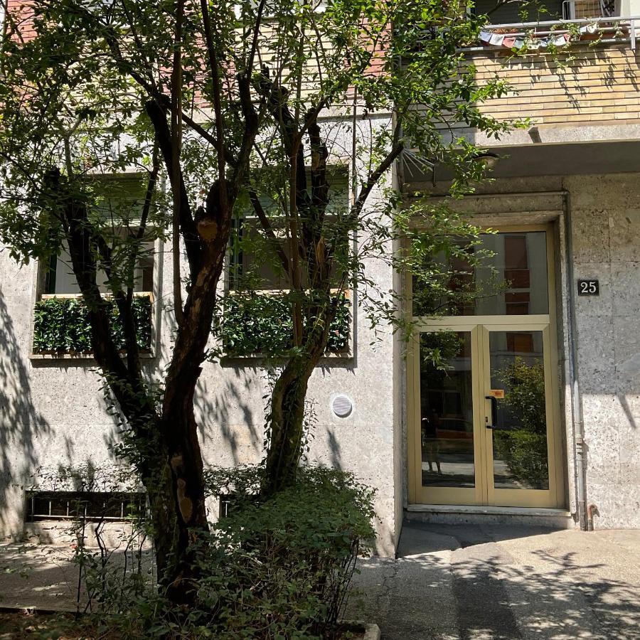 25 - Near Metro M3 Milan