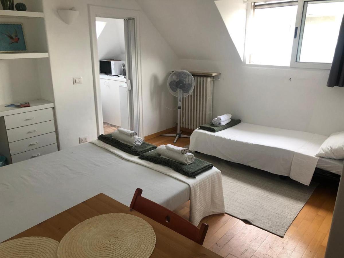 Tortona Tiny Attic Directly Connected To Duomo Apartamento *