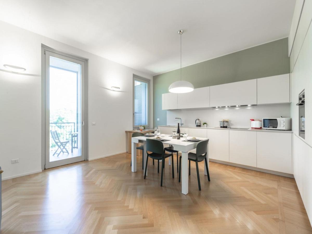 The Best Rent - Spacious Three-bedroom With Terrace Apartment Milan