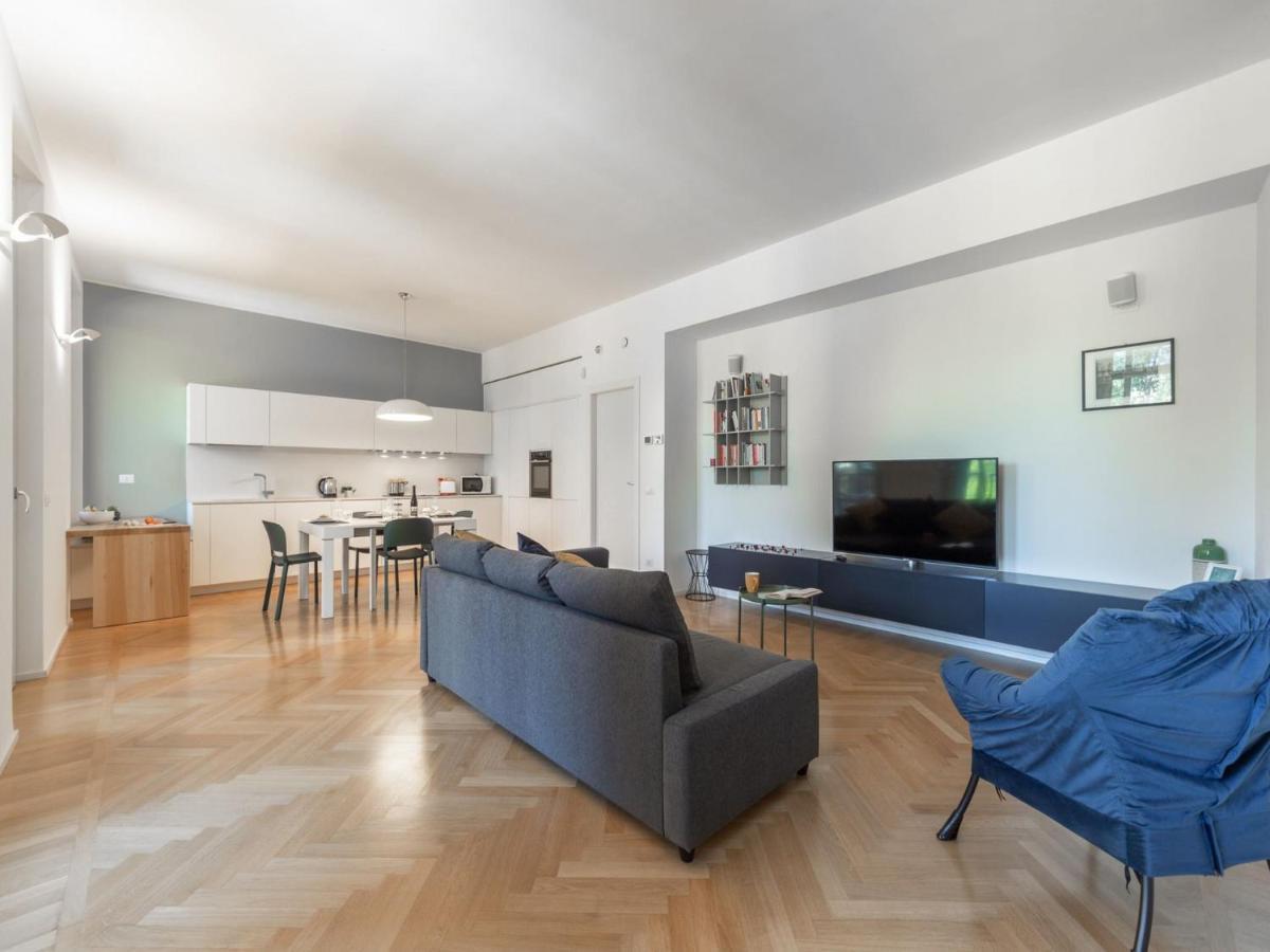 The Best Rent - Spacious Three-bedroom With Terrace Milan
