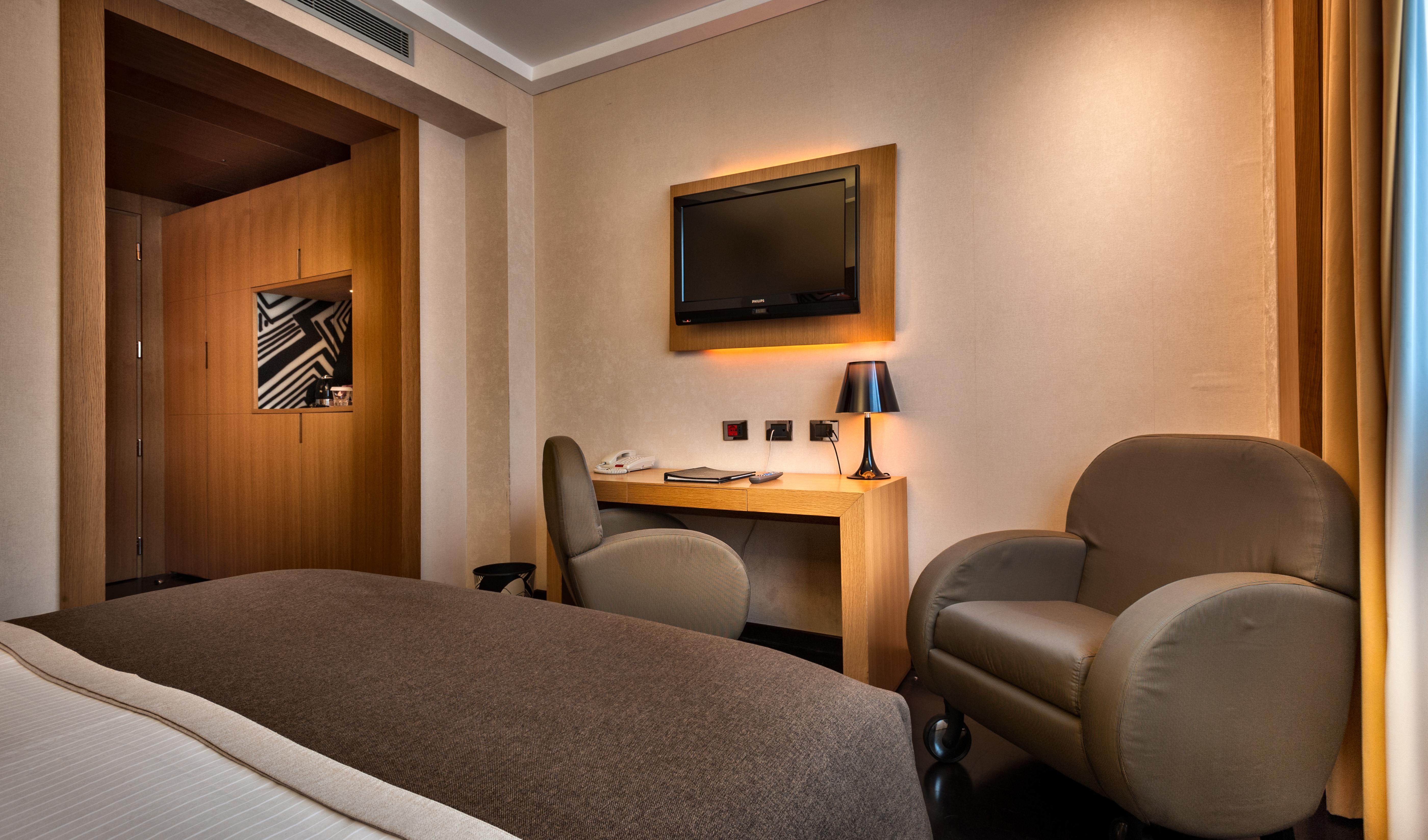 Crowne Plaza By Ihg Hotel 4*
