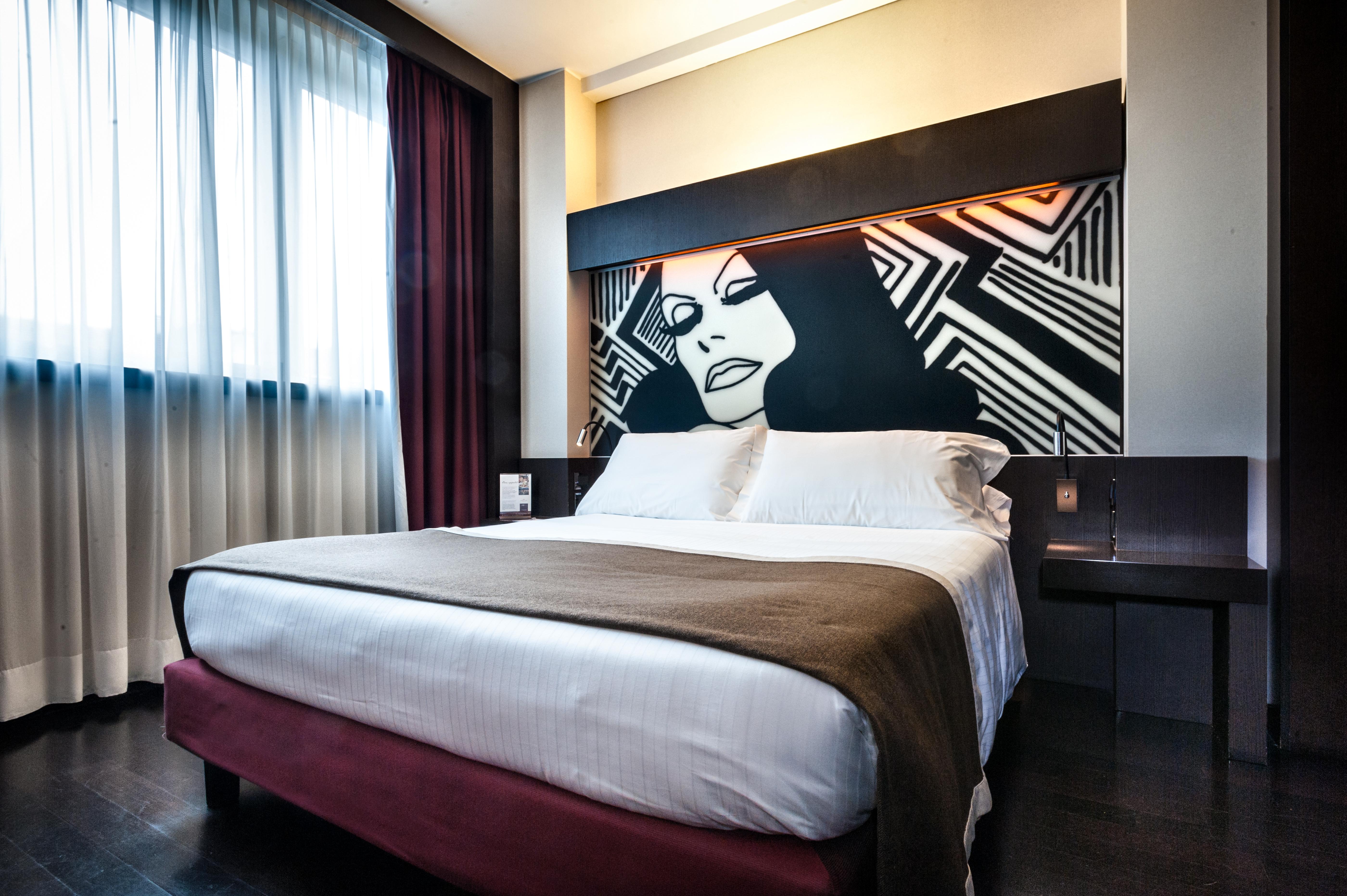 Crowne Plaza By Ihg 4*