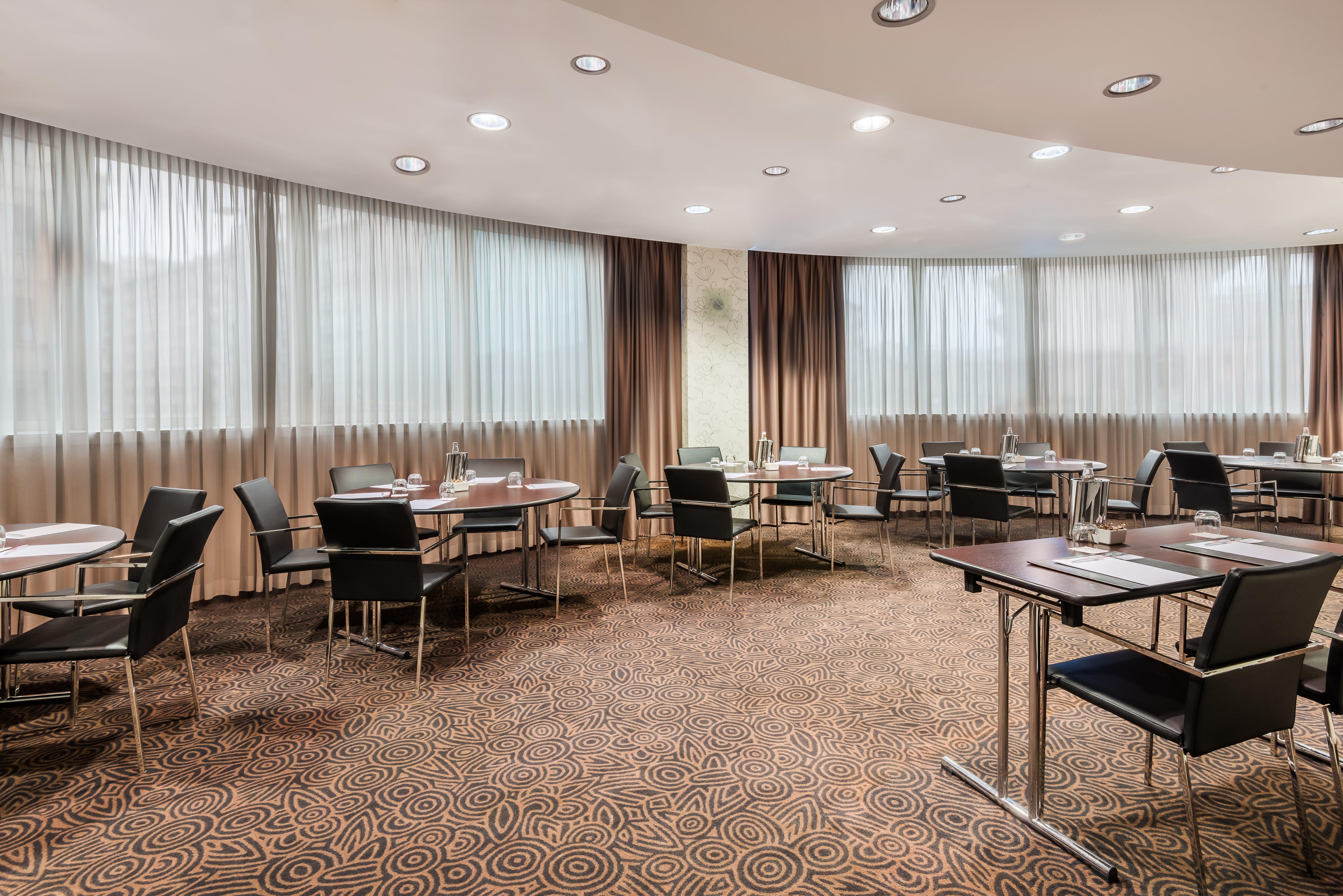 Crowne Plaza By Ihg 4*