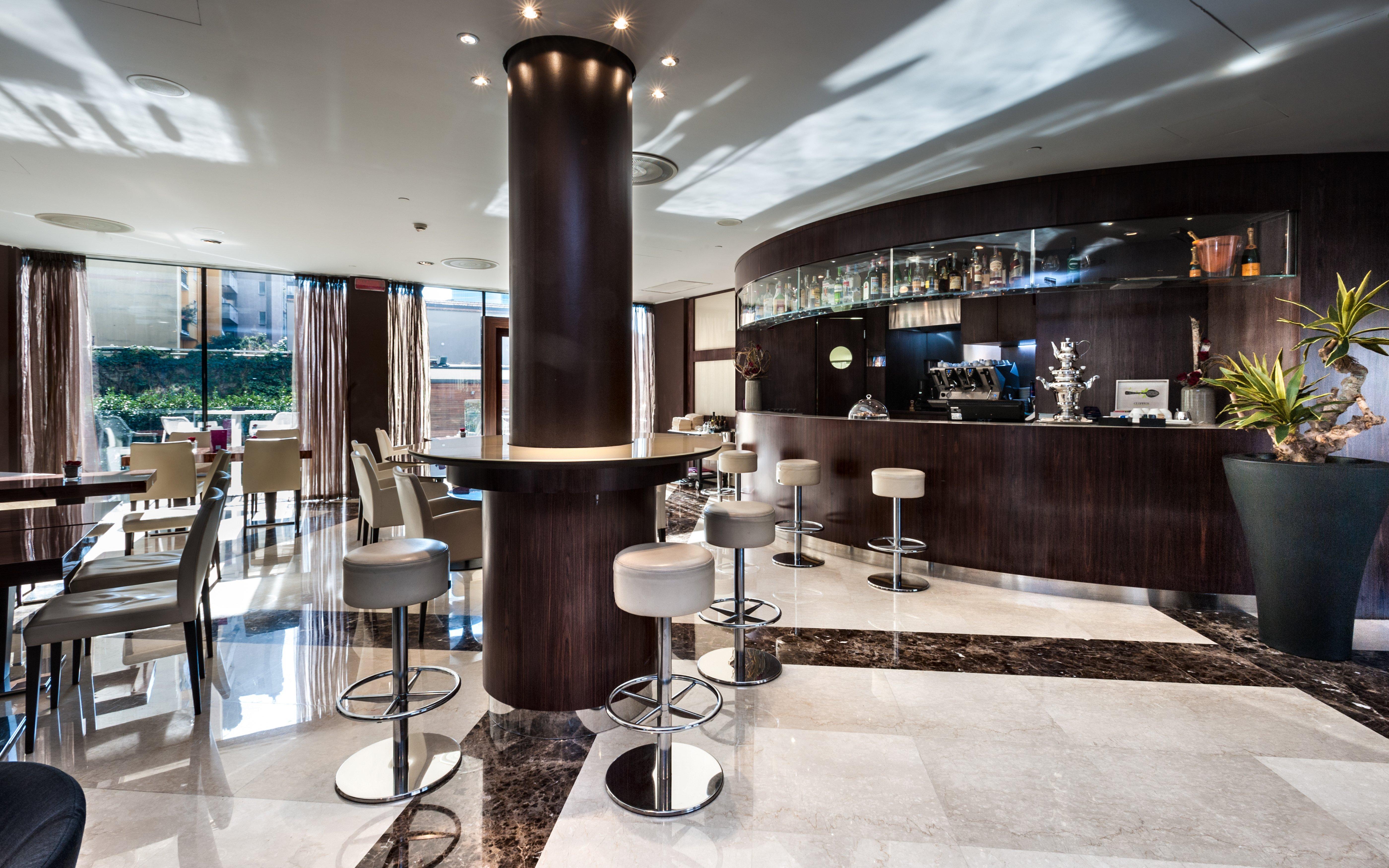 Crowne Plaza By Ihg Hotel 4*