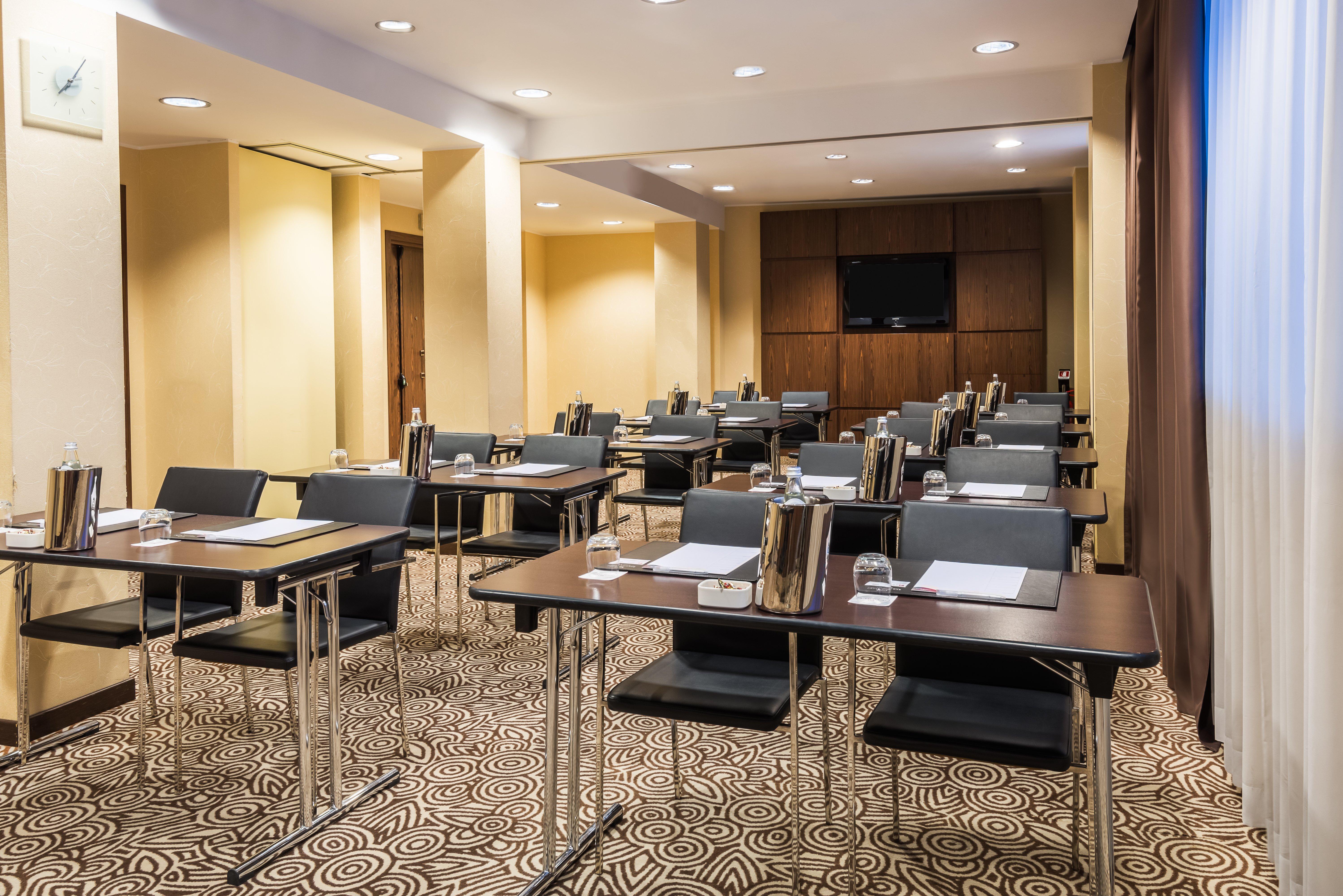 Crowne Plaza By Ihg Hotel
