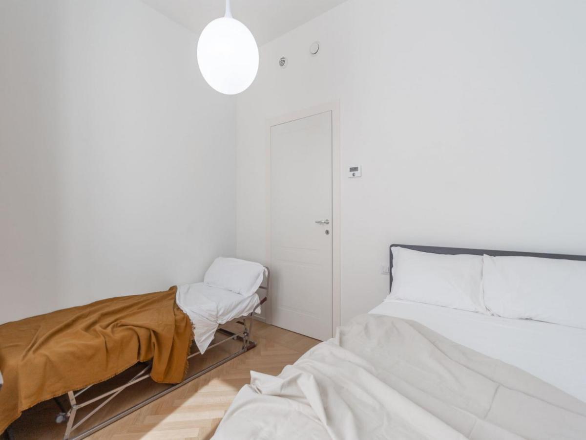 Apartment The Best Rent - Spacious Three-bedroom With Terrace Milan