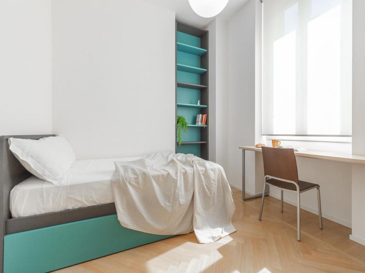 Apartment The Best Rent - Spacious Three-bedroom With Terrace Milan