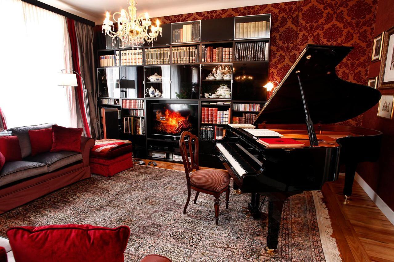 Luxury In Art Nouveau Building Next To Metro Station * Milan