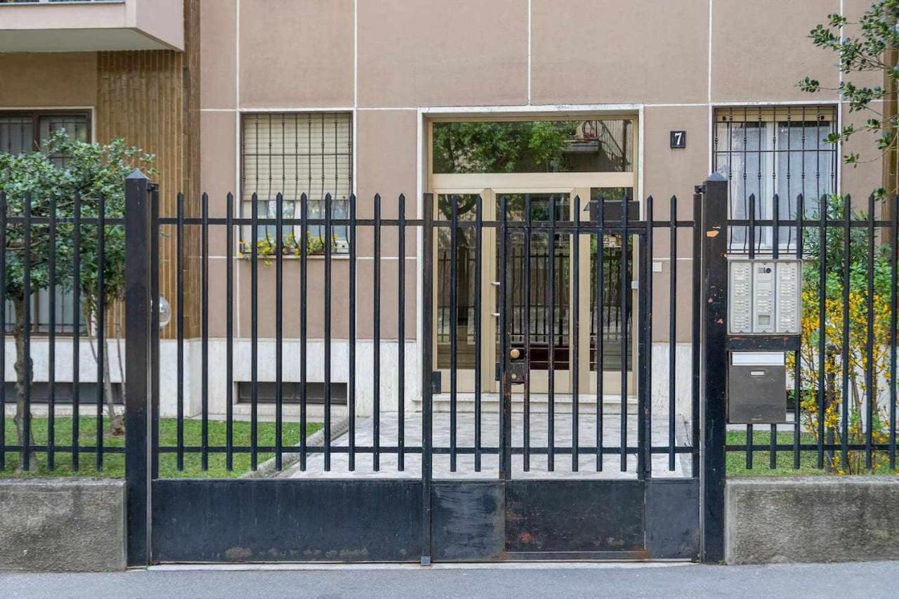 - Parking And Comfort - Spacious Up To 8 Pax * Milan
