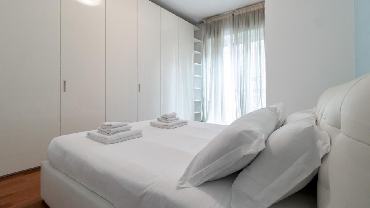 Italianway - Carducci 21 * Milan