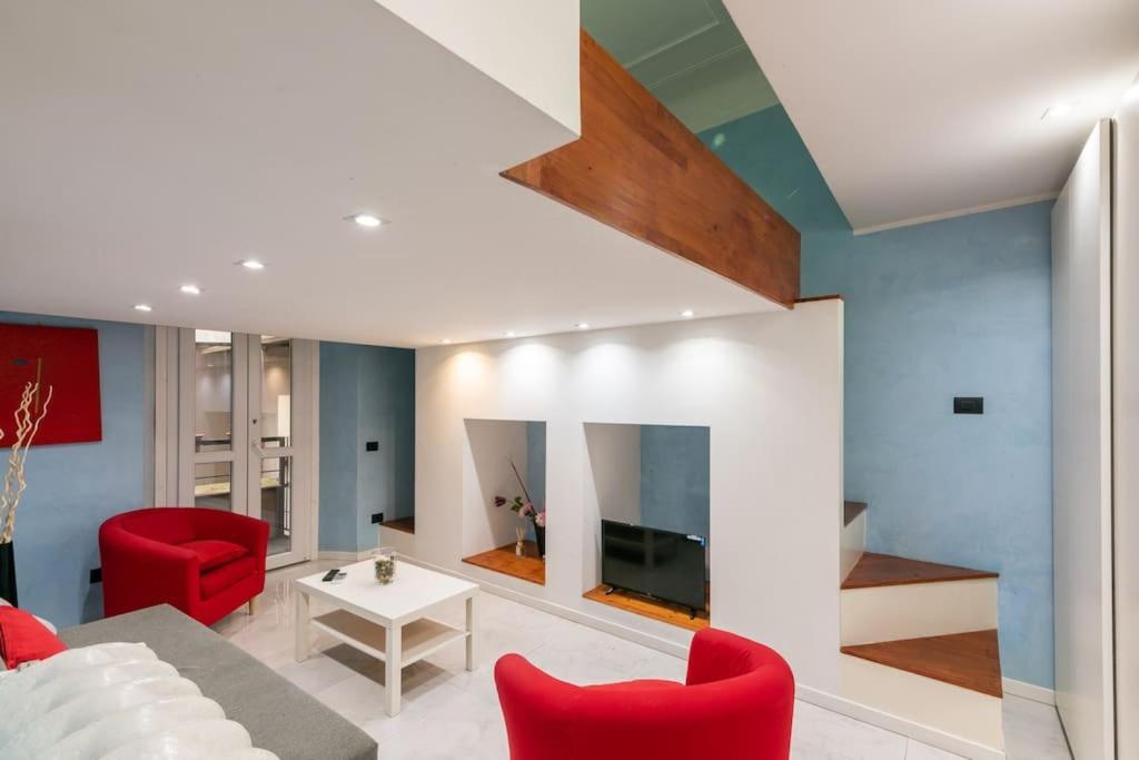 Seneca Apartment *