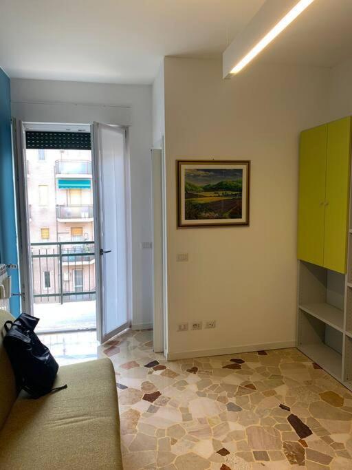 Cozy 1-room In Giambellino Milão