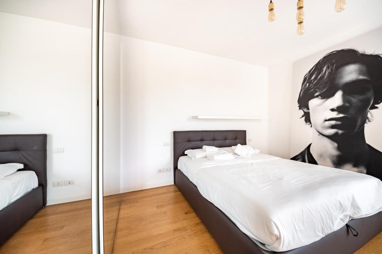 Bright Open Space Nearby Naviglio Pavese Apartamento