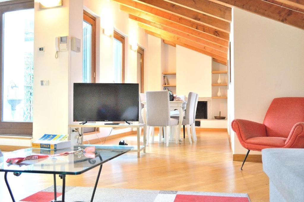 Mpm-mansarda In Piazza Duomo Apartamento