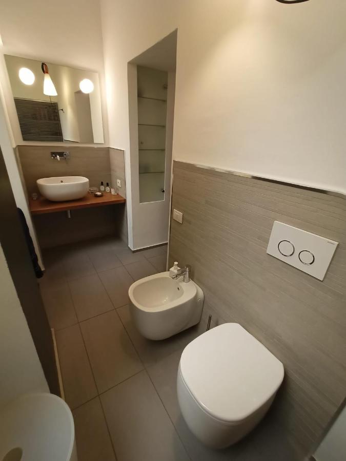 Apartment Charming Design Into Navigli District Milan