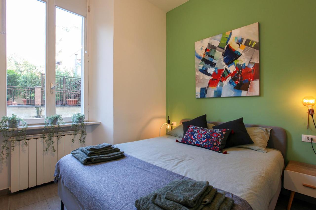 Modern Close To Shopping District Apartment