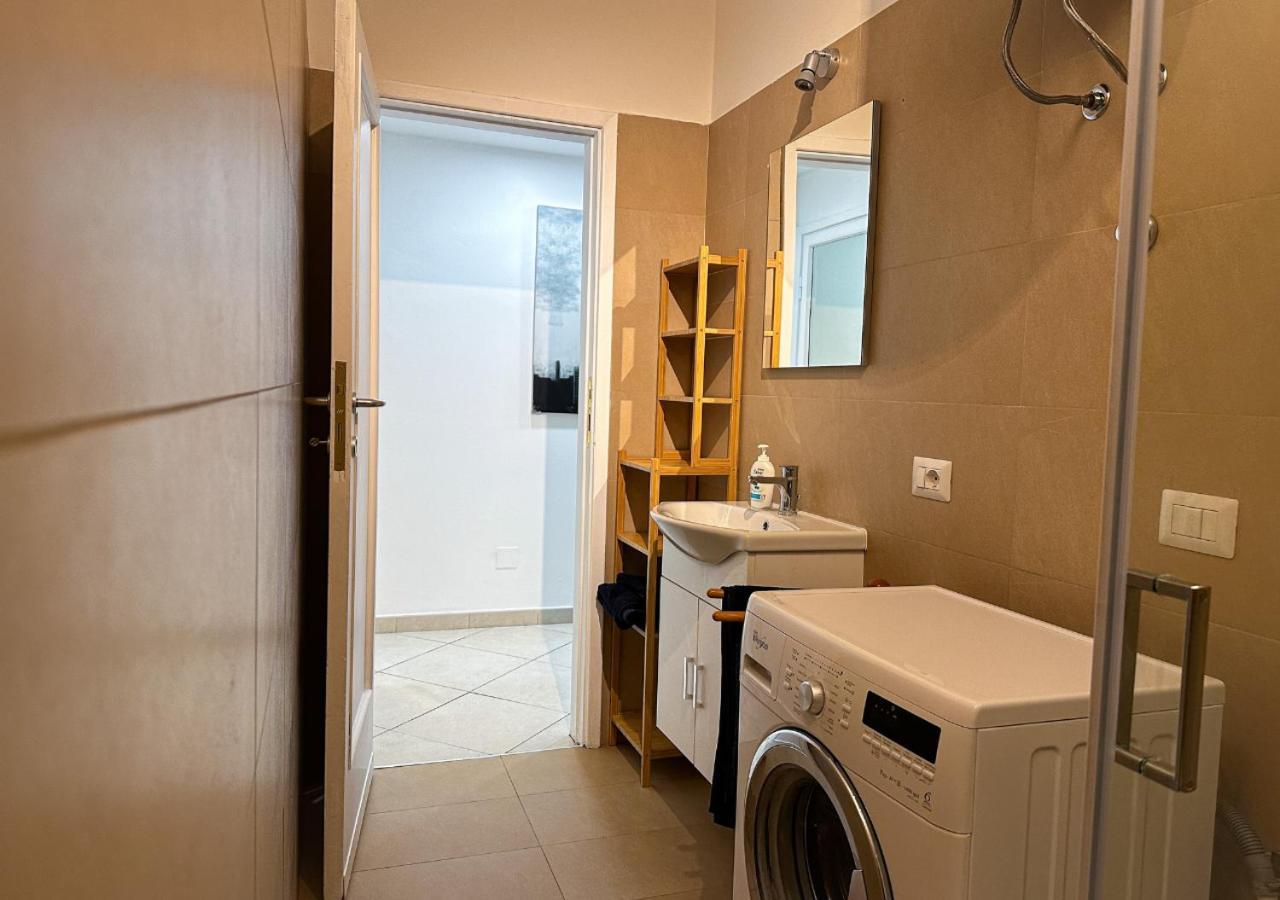 Appartamento Modern Cenisio - Self Check-in & Parking