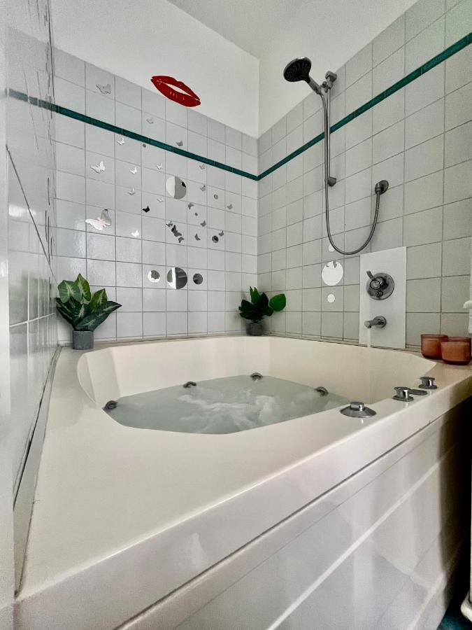 Jacuzzi *