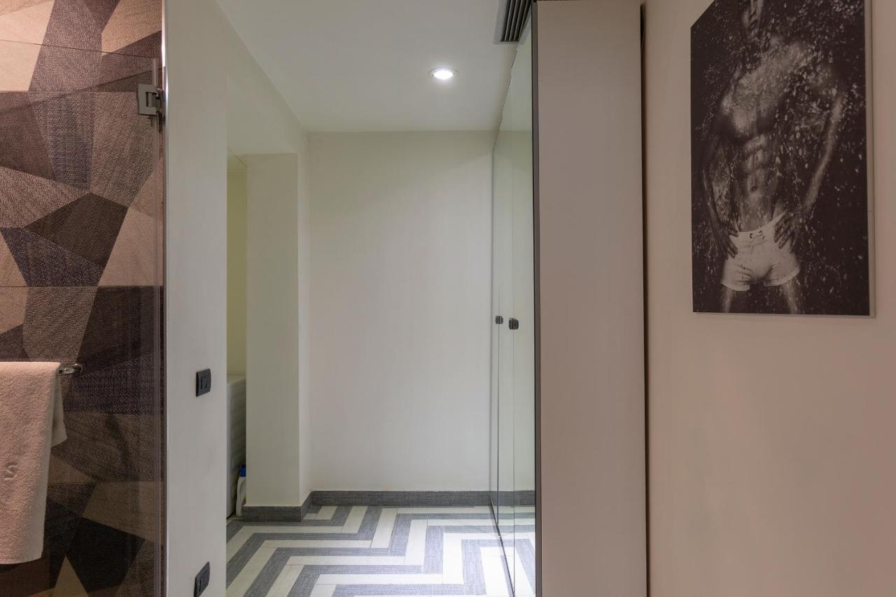 Armani House, Superior In Center Apartment Milan