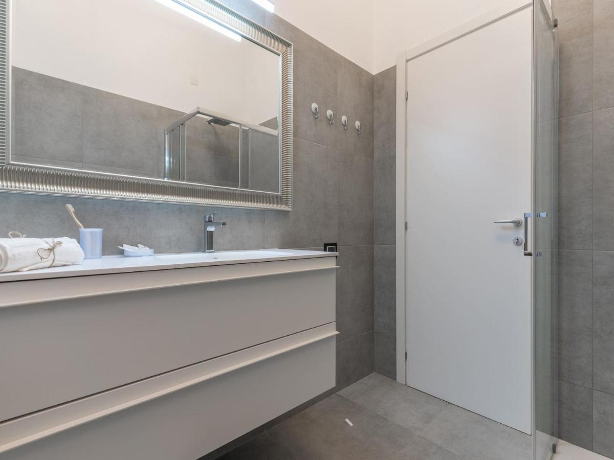 Apartment The Rent - Spacious Three-bedroom In Moscova Milan