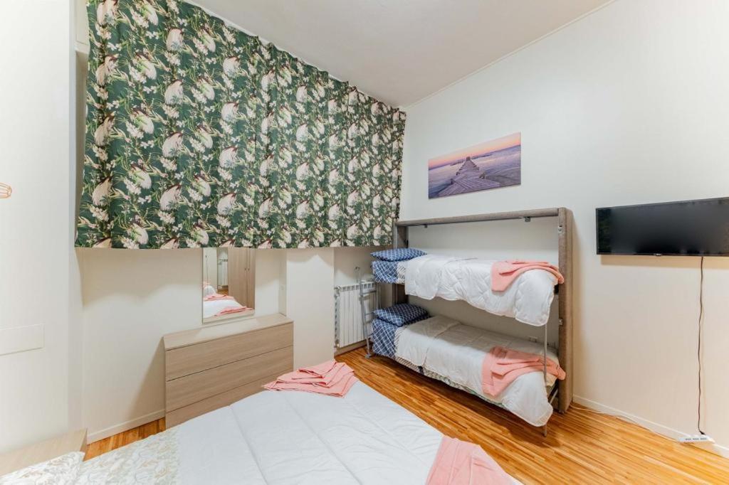 Comfy Near Metro M3 - Wifi Apartment