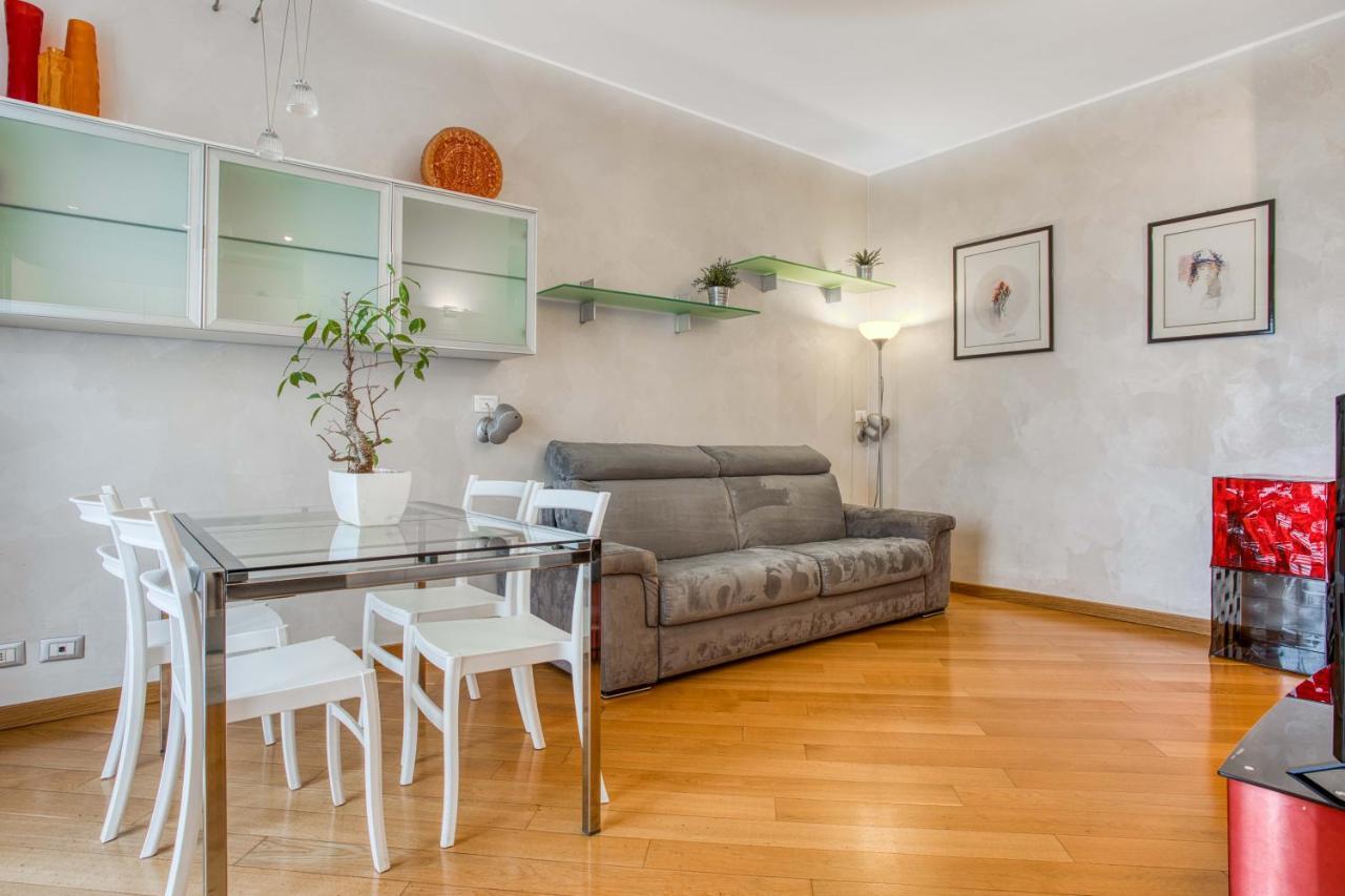 Joivy Vibrant Flat With Balcony Milão