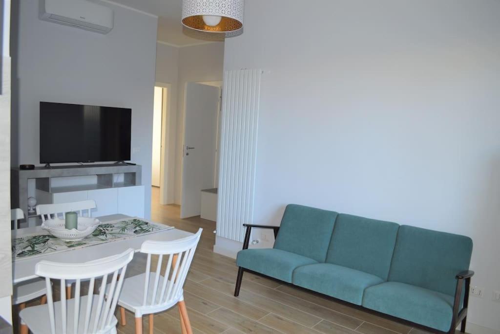 Tia's - Naviglio Pavese Apartment *
