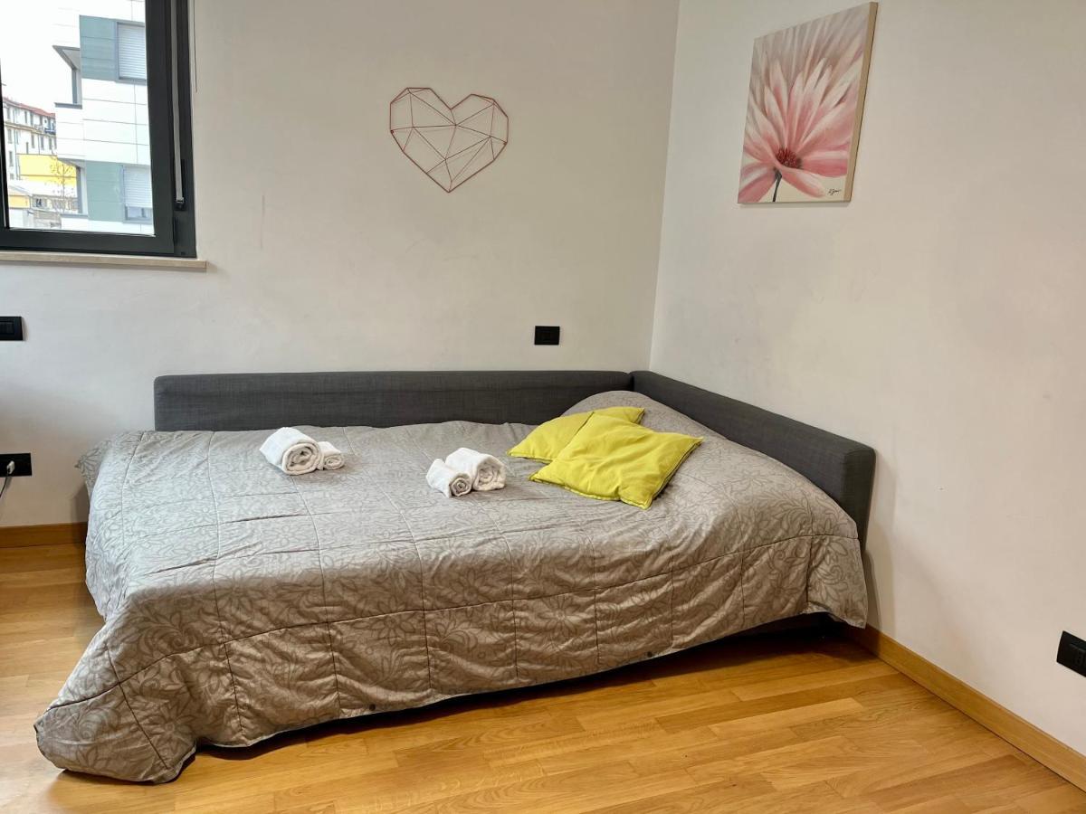 Con Giardino Max 6 Persone Sulla Mm3 Gialla *